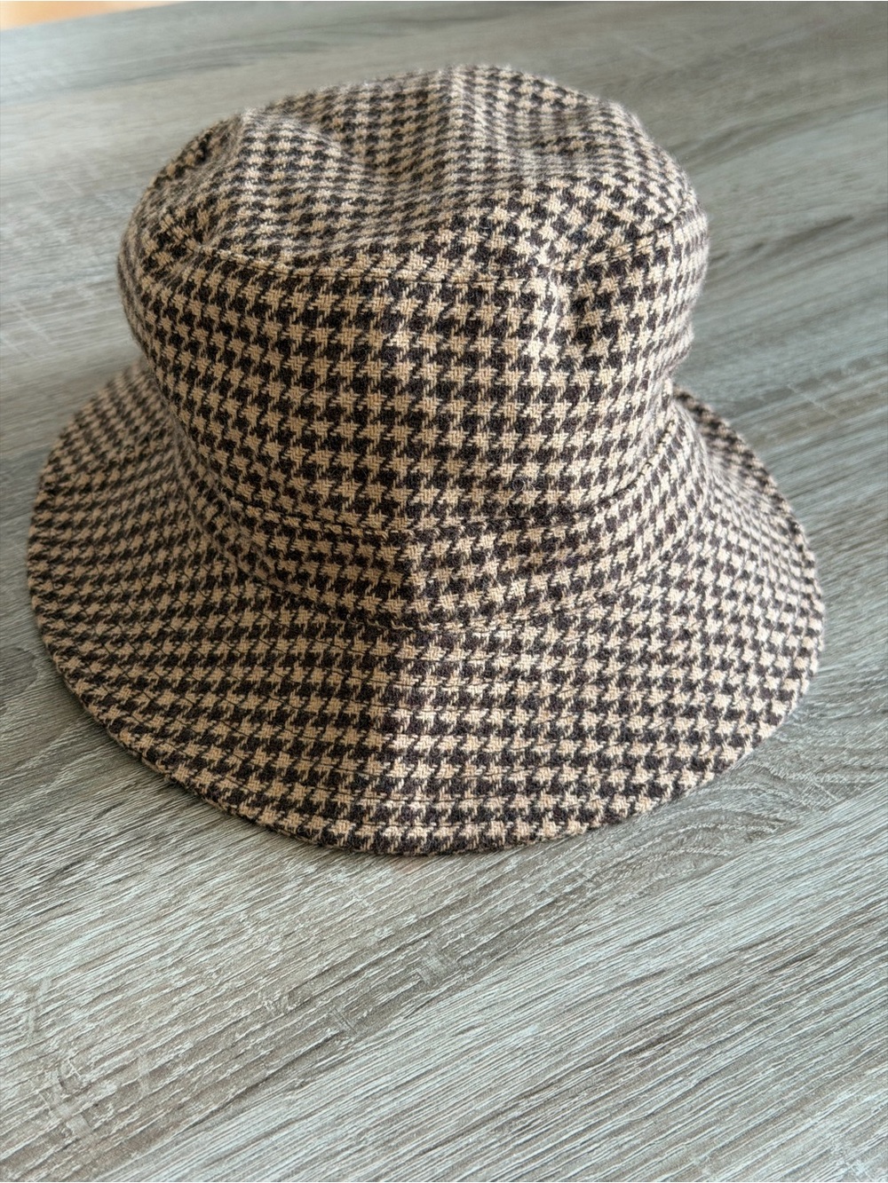 GAP Houndstooth Bucket Hat in Brown and Black Size Medium